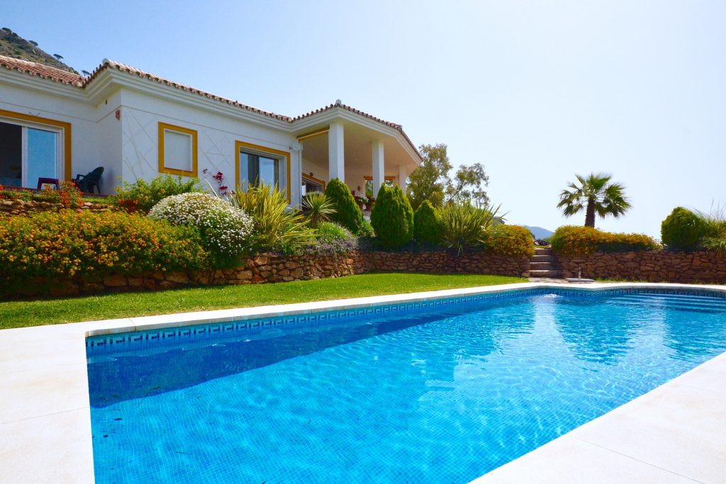 villa-piscine